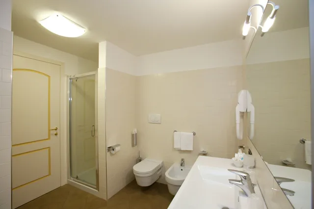 غرفة رباعية بسرير كوين بشرفة، La Valletta Relais 3/3