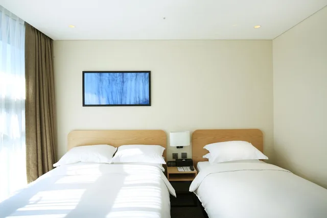 Family, Lateral Side Sea View، Best Western Haeundae Hotel 2/10