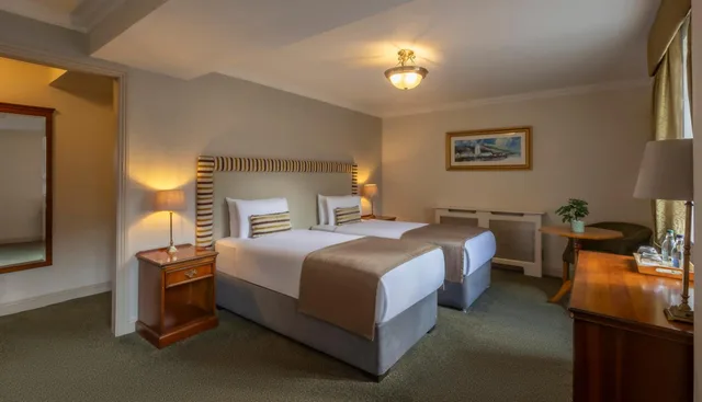 غرفة بسريرين منفصلين، Bracken Court Hotel 2/2