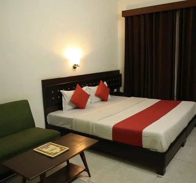 Oyo 7880 Hotel Navrang، Kota 7/28