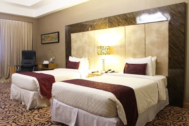 غرفة تنفيذية بسريرين منفصلين للمدخنين، Wyndham Surabaya City Centre 2/9