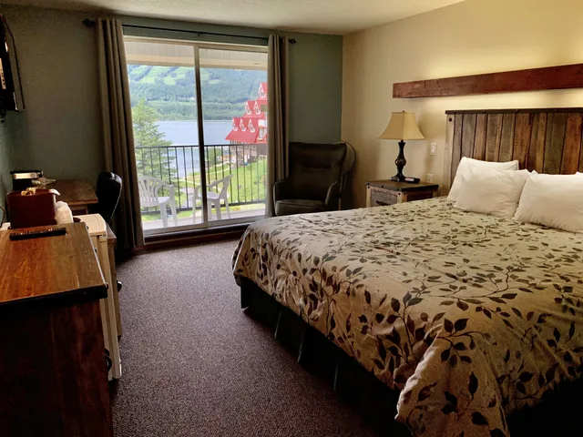 غرفة بسرير كينج، Three Valley Lake Chateau 2/8