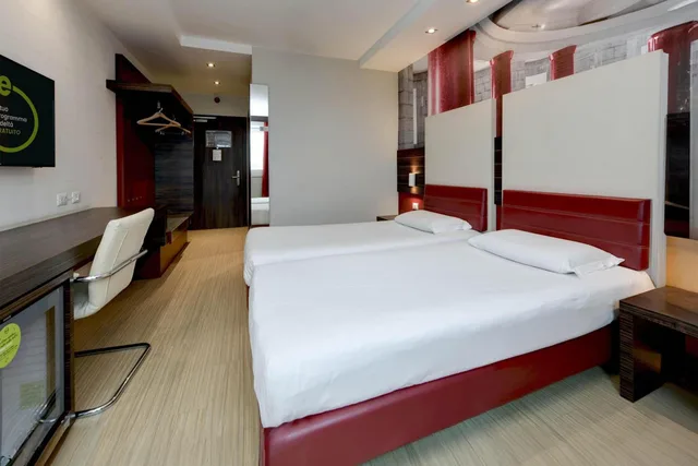 غرفة بسريرين منفصلين، B&B Hotel Trento 5/10