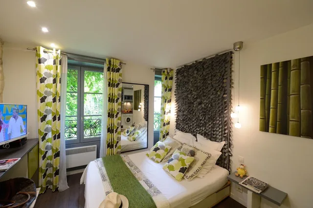 Green, Valley, Studio, Suite، Les Patios Du Marais 1/4
