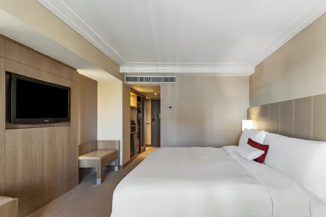 غرفة كلاسيكية بسرير كينج بشرفة مع دخول صالة النادي للمدخنين لذوي الإعاقة، Intercontinental Sao Paulo 10/10