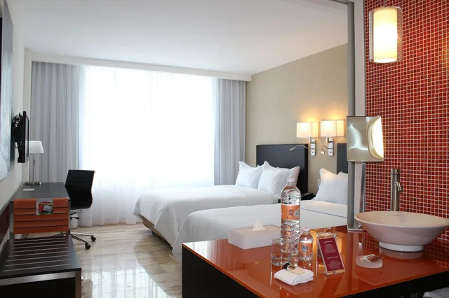 غرفة سوبيريور بسرير مزدوج، Fiesta Inn Chetumal 2/3