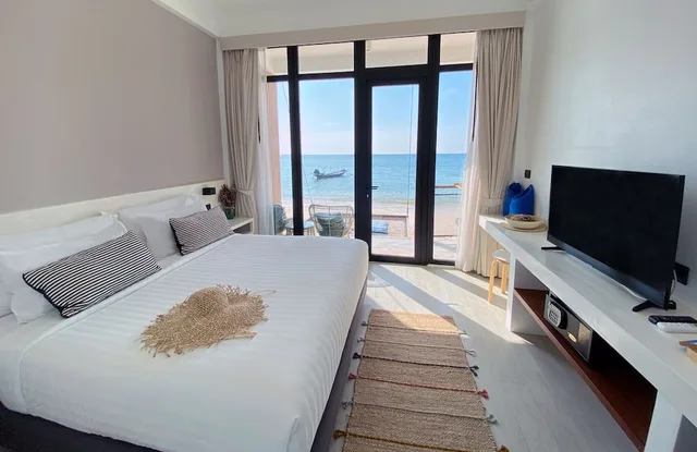 Superior, King Bed, Beach Front، Blue Tao Beach Hotel 2/4
