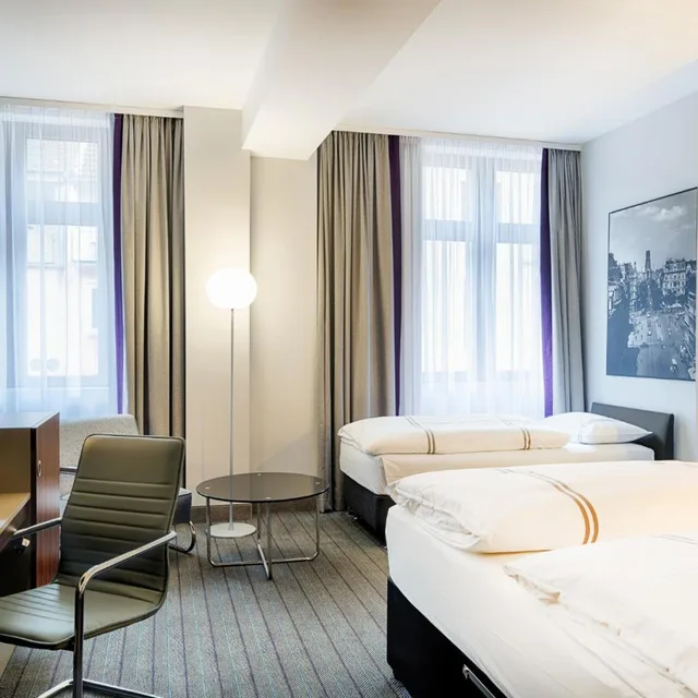 غرفة قياسية ثلاثية، Premier Inn Cologne City Mediapark Hotel 3/9