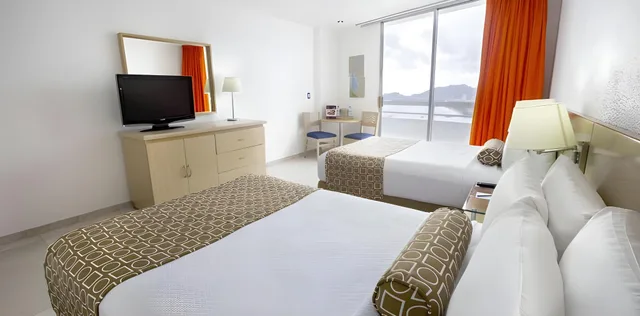 غرفة ديلوكس بسريرين مزدوجين بشرفة بإطلالة جزئية على البحر، HS Hotsson Smart Acapulco 2/2
