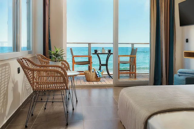 Junior Suite, Sea Front، Enorme Infinity Beach 4/8