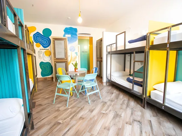 سكن مشترك للنساء، Ostello Bello Napoli 1/2