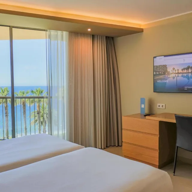 جناح بإطلالة على البحر، The Views Oasis 8/10