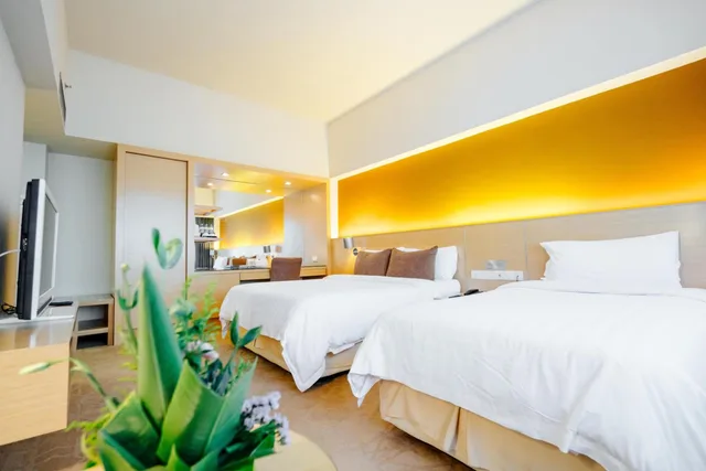 Deluxe, Family, 1 King and 1 Single Beds, Raia Hotel Kota Kinabalu 1/2