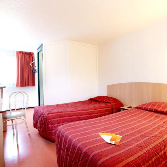 Room, Twin Beds, Premiere Classe Rouen Nord - Bois Guillaume 1/1