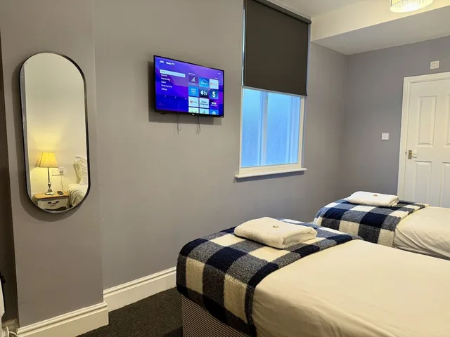 Room, Twin Beds, The Crescent Guest House 7/10