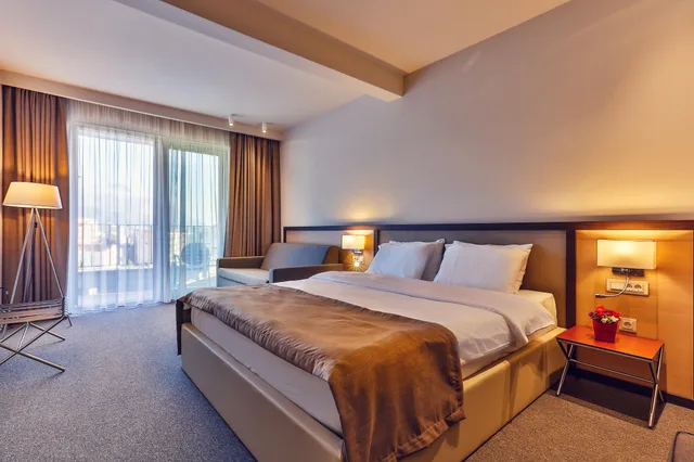 غرفة قياسية بشرفة مع سرير إضافي، Bono Hotel 1/1
