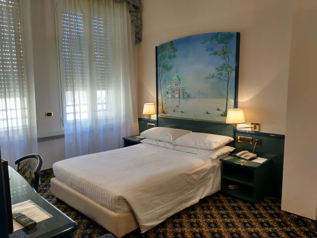 غرفة بسرير مزدوج، Ih Hotels Milano Ambasciatori 3/8