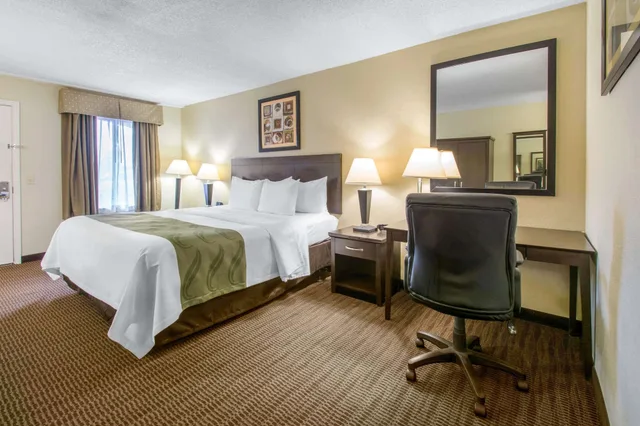 غرفة قياسية بسرير كينج، Quality Inn Daytona Speedway I-95 2/7