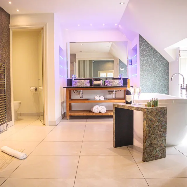 Master, Suite, Double Bed، Rowhill Grange Hotel & Utopia Spa 4/6