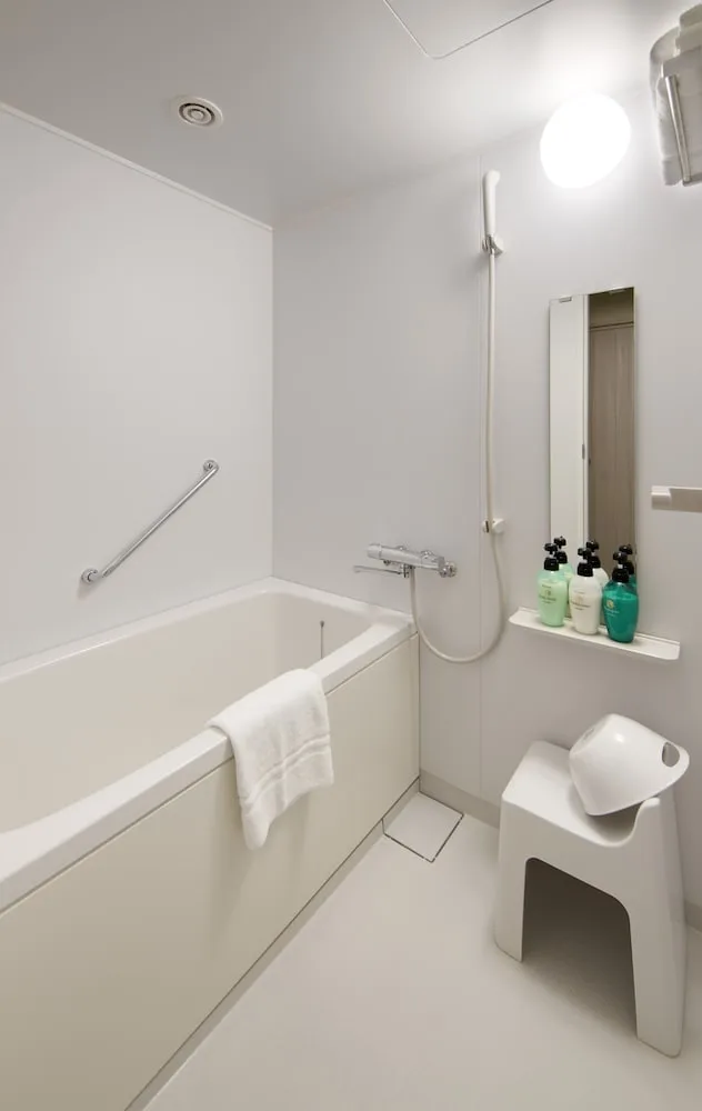 غرفة بسريرين مزدوجين بإطلالة على المدينة للمدخنين، HOTEL Crown Hills Ueno Premier (ex Life Tree Ueno) 2/3