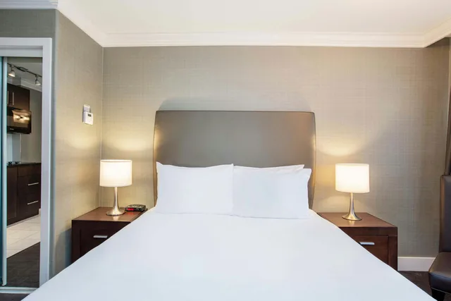 جناح استوديو بسرير كوين بمطبخ صغير، Sandman Hotel Vancouver Airport 3/5