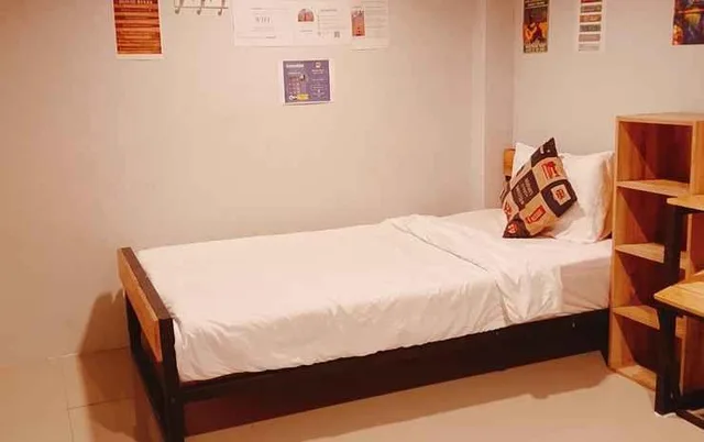 غرفة مفردة صغيرة، La Belle Nuit House 2/4