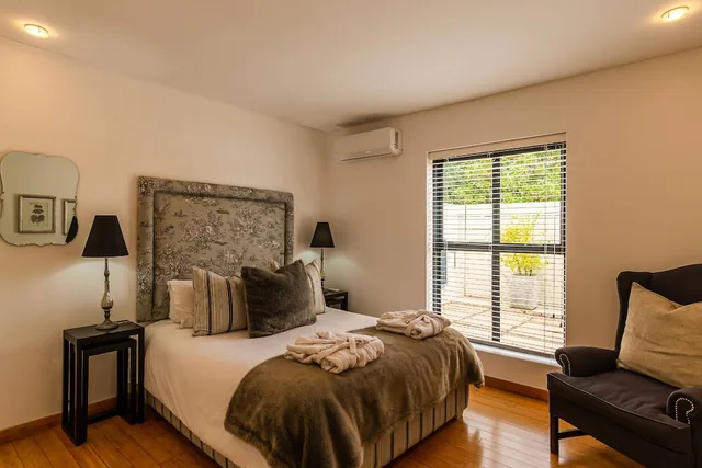 شقة بسرير كوين وسرير مزدوج، The Ivy Apartments 1/3