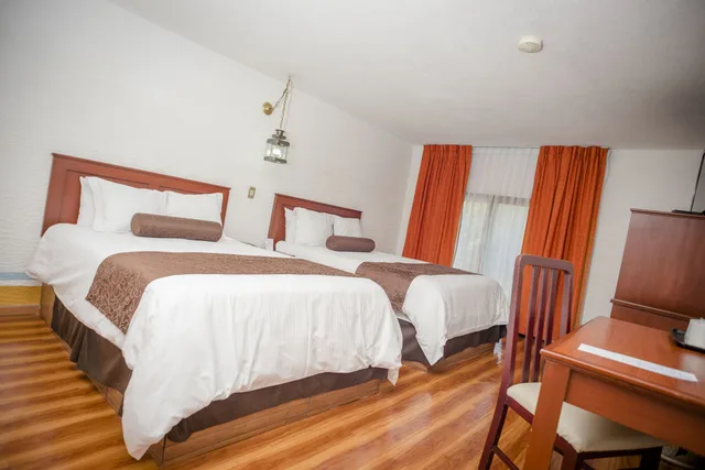 غرفة تنفيذية بسريرين مزدوجين، Howard Johnson by Wyndham Morelia Calle Real 1/3
