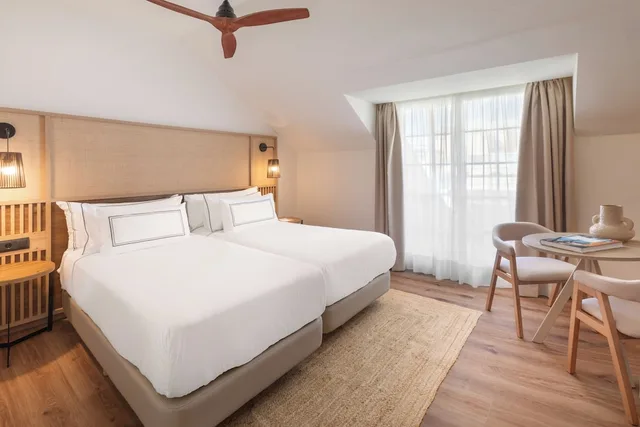 غرفة بريميوم بسرير كوين بإطلالة، Melia Atlantico Isla Canela 2/8
