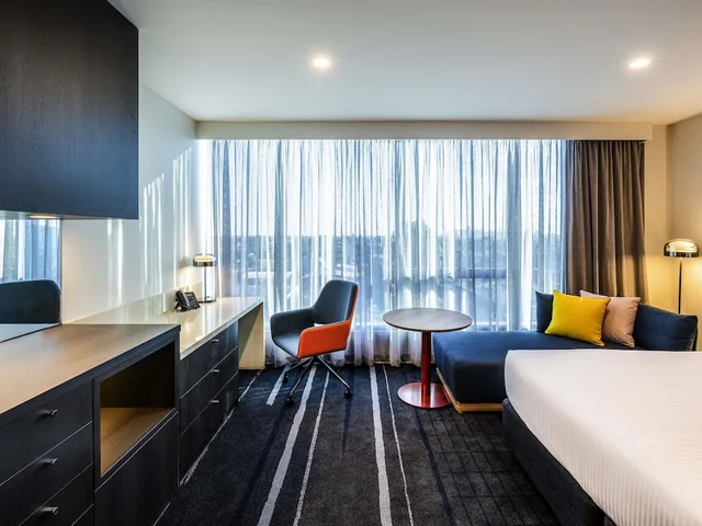 غرفة ديلوكس بسرير كينج، Novotel Melbourne Preston 7/10