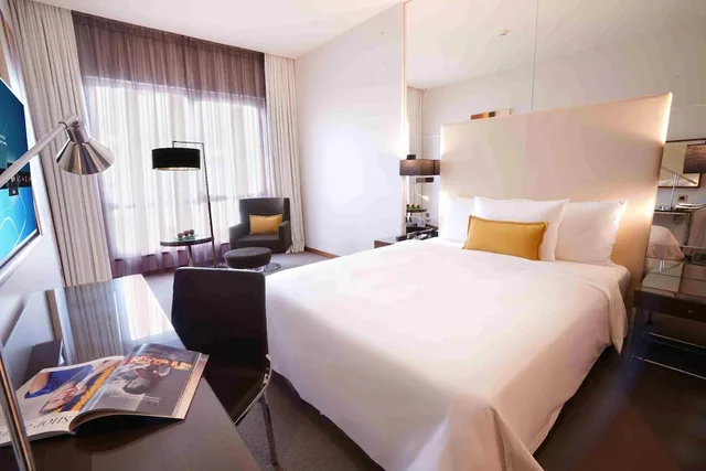 Centro, Queen Bed, Sea View, Centro Corniche Al Khobar By Rotana 1/3