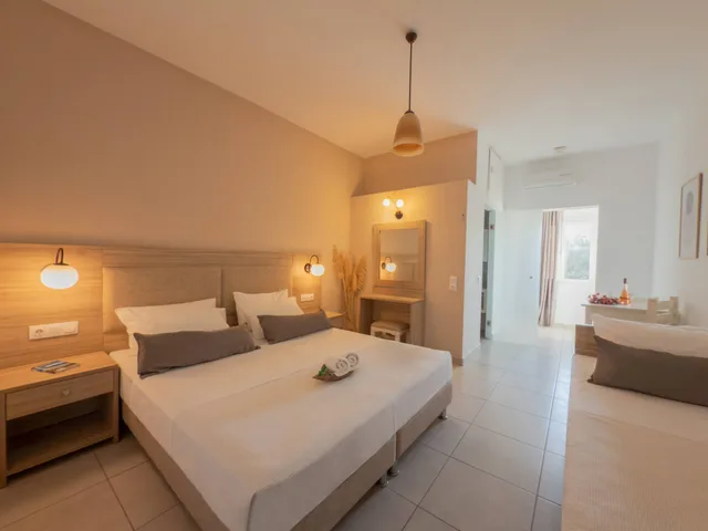استوديو سوبيريور ثلاثي، Mastorakis Hotel 4/10