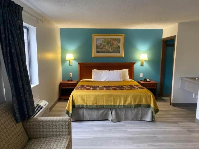 جناح، Americas Best Value Inn West Frankfort 1/2
