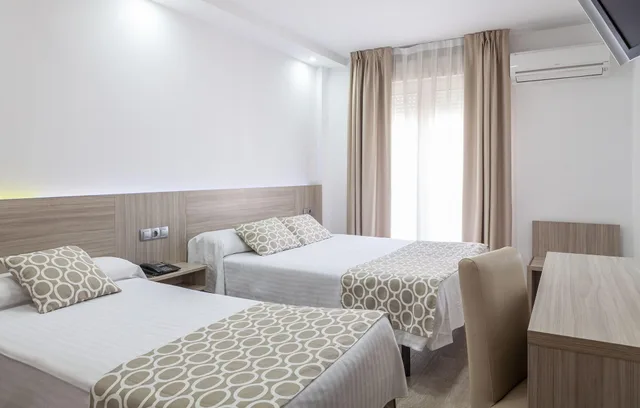Family, Triple, Olympia Hotel Ronda II 7/10