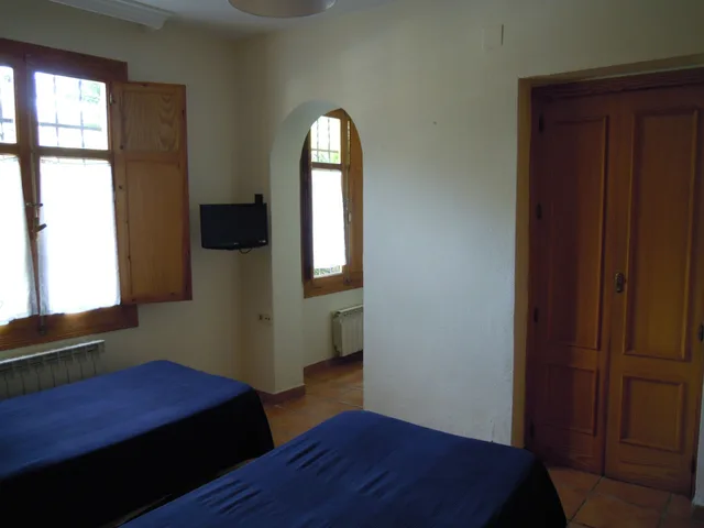 غرفة سوبيريور ثلاثية بثلاثة أسرّة، Hostal Moscatel 3/10
