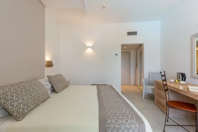 غرفة سوبيريور بسرير مزدوج أو سريرين منفصلين بإطلالة على البحر، Flamingo Hotel 3/8
