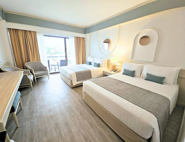 غرفة سوبيريور عائلية بسريرين كوين، COSY BEACH HOTEL 1/10