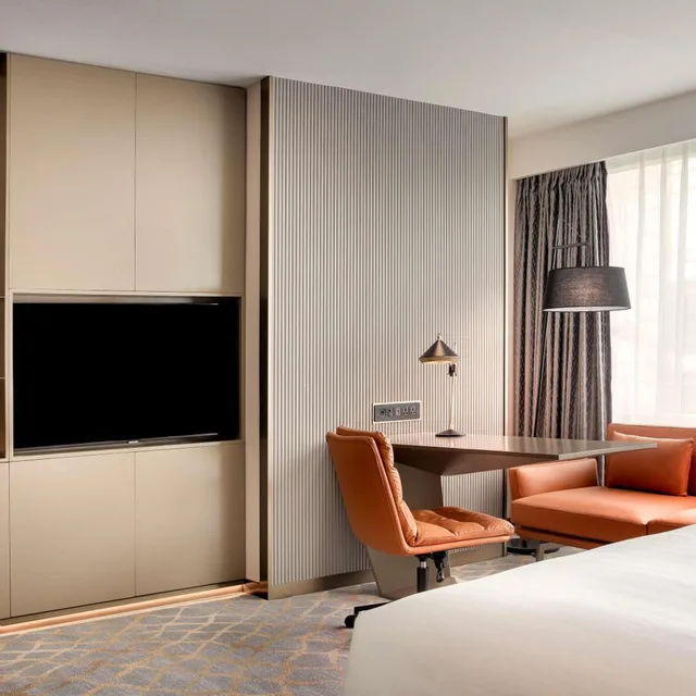 Executive, King Bed, Pullman Shanghai Central 5/7