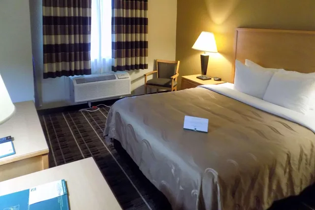 Efficiency, Suite, King Bed، Quality Inn DFW - Airport 1/2