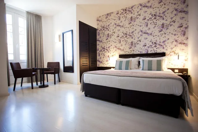 Superior, Double or Twin Bed, Street View، Internacional Design Hotel 1/8