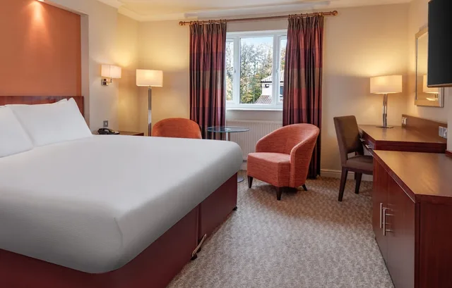 غرفة كلاسيكية بسرير كينج، Forest Pines Spa and Golf Resort 1/3