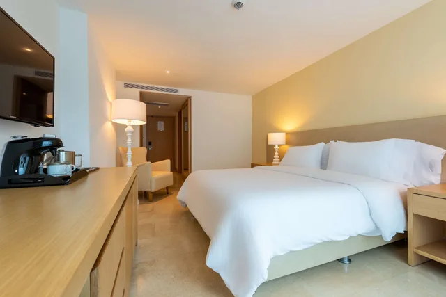 Room, Queen Bed, Radisson Cartagena Ocean Pavillion Hotel 1/9