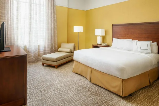 جناح رئاسي بسرير كينج بإطلالة على المدينة بغرفة نوم واحدة في الطابق العلوي، Courtyard Houston Downtown Convention Center 1/1