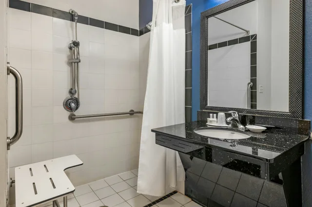 غرفة، Fairfield Inn Suites Holiday Tarpon Springs 3/3