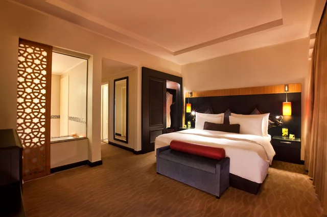 Beach, Deluxe، NH Collection Dubai Ibn Battuta 2/10