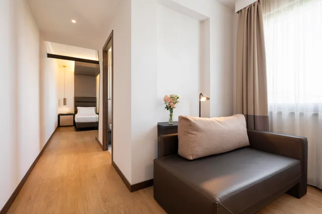 Junior Suite, Garden View, Warmthotel 6/10