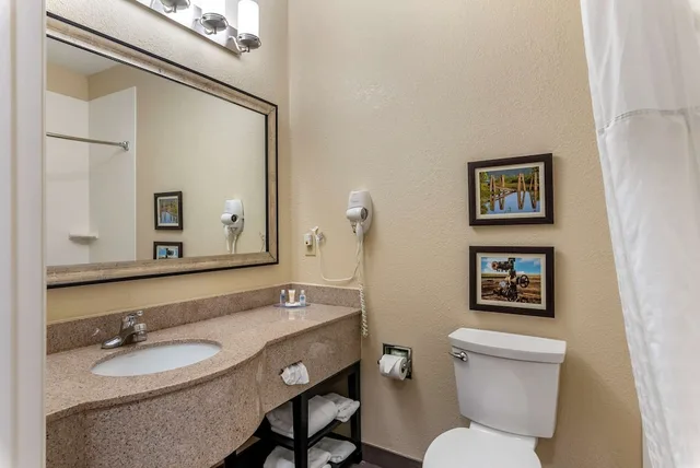 غرفة قياسية بسريرين كوين، Comfort Inn and Suites El Dorado, AR 2/2