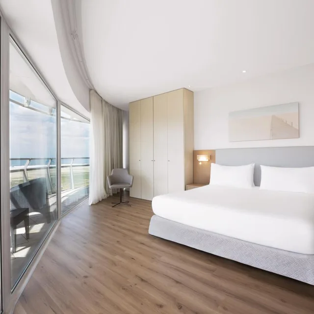 Deluxe, Suite, Sea Front، Eurostars Oasis Plaza 2/10