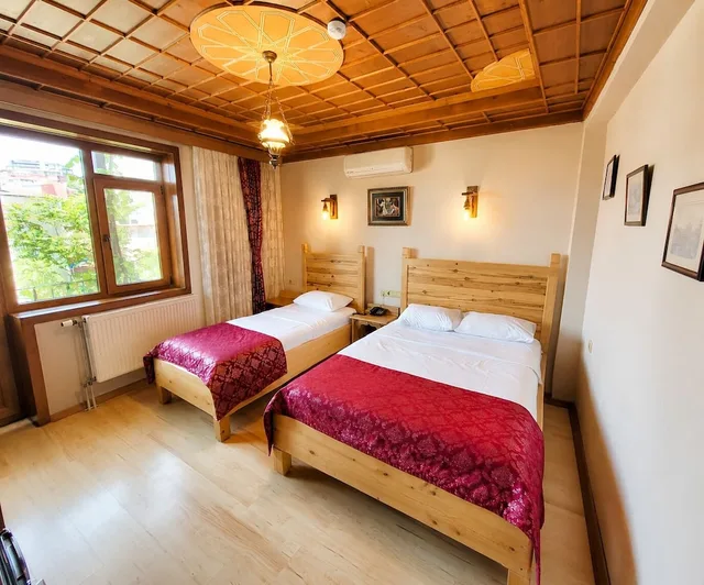 غرفة سوبيريور بسرير مزدوج وسرير فردي بإطلالة على المدينة، Saruhan Hotel 10/10