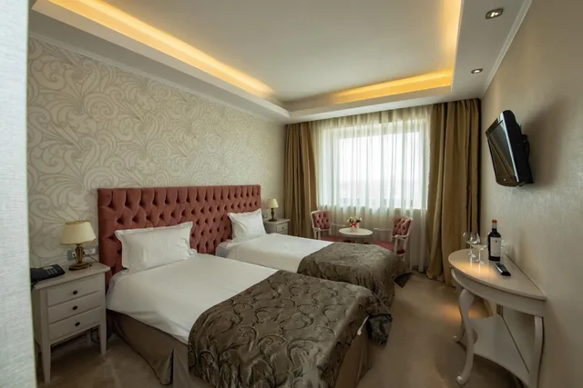 Standard, Double or Twin Bed, Roman By Dumbrava 1/10